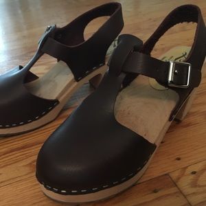 Lotta’s from Stockholm aubergine clogs